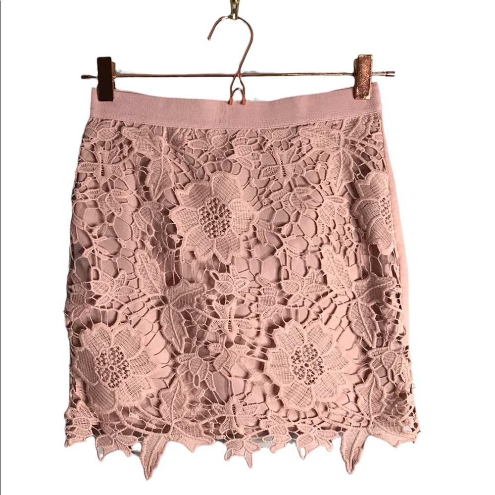 American Eagle | Pink Mini Skirt Crochet Front Skirt •
